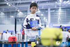 <b>演绎智能化、精准化、无人化的植保新径……树</b>